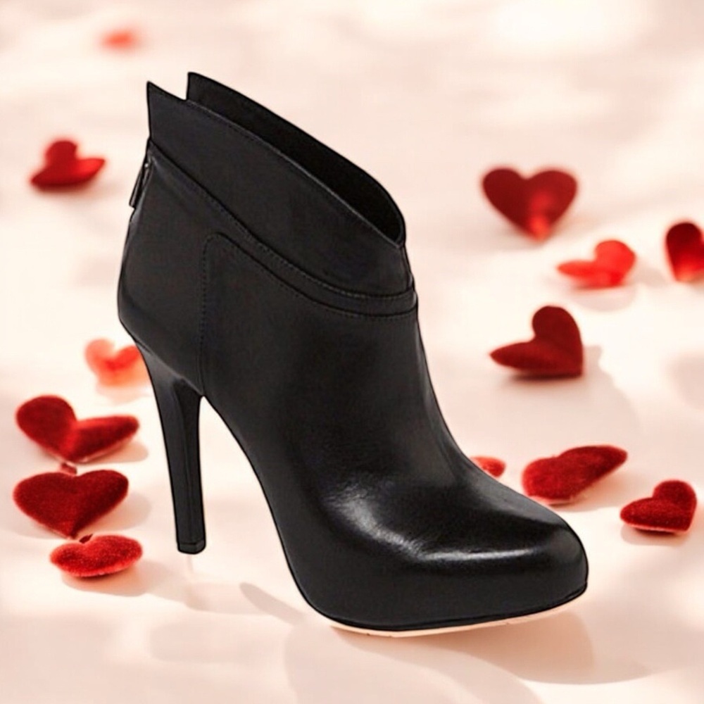 New Jessica Simpson Aggie Black Leather Ankle Boot Heel Size 9.5